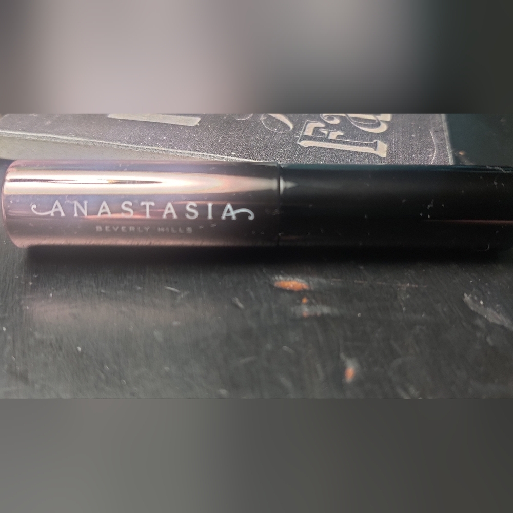 ⭐3 For $21⭐ Anastasia Beverly Hills Volumizing Black Mascara - Picture 2 of 3